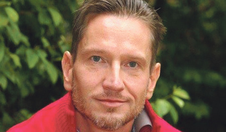 Joachim Sulzer ist Religionslehrer an der Berufsschule 5 in Linz, Diakon und Schulseelsorger.