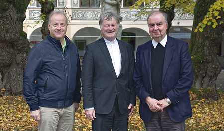 Der neue geschäftsführende Vorsitzende des Priesterrats Werner Grad  (von links) mit Bischof Manfred Scheuer und dem Stellvertreter des geschäftsführenden Vorsitzenden Johann Gmeiner   