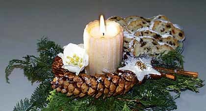 Festliche Weihnachtskerze mit Christstollen, Advent, Licht, Kerzenschein, Kerze, Feuer, Tannenzapfen, Christstollen, Geb?ck, Tannennadel, Weihnachten, Fest, Freude, Geschenk, Docht, Winter

Franz Maria Glaser, Einfaltstra?e 7, 4020 Linz
BLZ 49460 