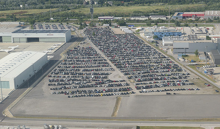 In Österreich ist der Bodenverbrauch hoch und auch durch z. B. Asphalt versiegelte Flächen u. a. für Industriegebäude oder Parkplätze werden mehr und mehr.   