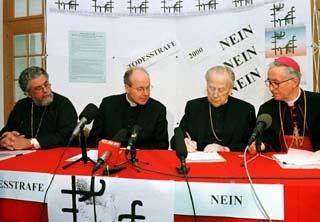 Unterschrift gegen die Todesstrafev. li.: Metropolit Michael Staikos (griech.-orthod.), Kardinal Christoph Sch?nborn, Kardinal Franz K?nig, Nuntius Donato Squicciarini ? Foto: Franz Josef Rupprecht GmbH, A-7123 M?nchhof, Raiffeisenkasse M?nchhof,