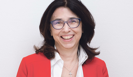 Univ.-Prof. Birgit Feldbauer-Durstmüller leitet das Institut für Controlling und Consulting an der Johannes Kepler Universität Linz und arbeitet in der Stiftspfarre Lambach als ehrenamtliche Pastoralassistentin.