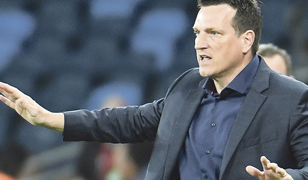 Toleriert keine politischen oder religiösen Auseinandersetzungen in seinem Team: Israels Fußball-Cheftrainer Andreas Herzog. 