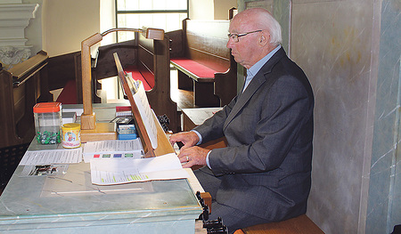 Unzählbar sind die Stunden, die Konrad Altmann an der Orgel verbracht hat.    
