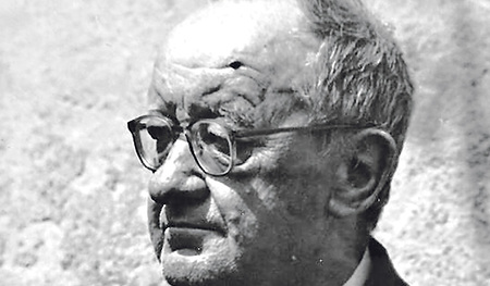 Der Priester Hermann Stieglecker (1885 - 1975)  hat in St. Florian gelehrt, geforscht und obwohl Diözesanpriester mit den Chorherren gelebt. 