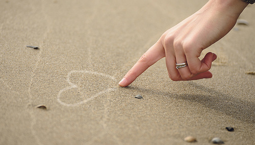 pixabay Liebe ist ein großes Wort – erst die Übersetzung ins eigene Leben macht sie lebendig .