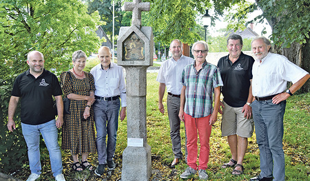 Ilse und Josef Hirnschrodt (2. und 3. von links) 