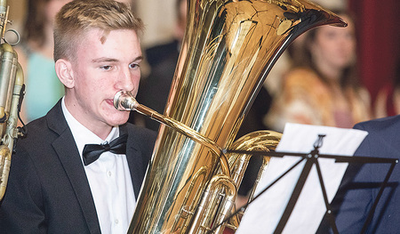 Jakob Gattermann übt täglich bis zu vier Stunden Tuba.