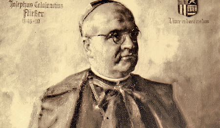 Bischof in schwieriger Zeit: Joseph Calasanz Fließer und die Bombenschäden im Linzer Mariendom, der erst 1946 wieder Kathedrale wird.