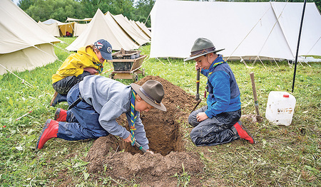 Pfadfinder:innen am Werk 
