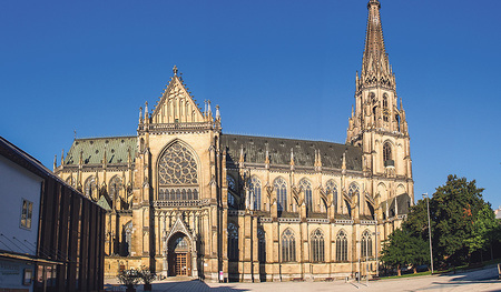 Die Begegnungszone soll neben dem Eingangsbereich an der Längsseite entstehen.