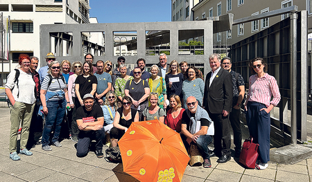 Die Teilnehmer:innen am Stadtrundgang.     