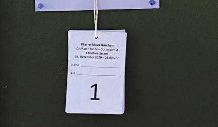 Eine Platzkarte für die Mette in Mauerkirchen