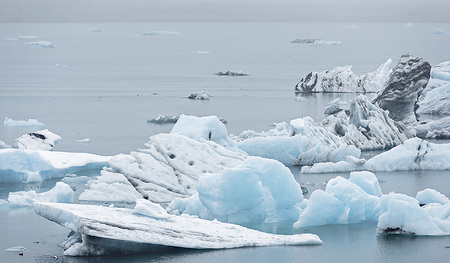 Die Eisberge vor Grönland schmelzen.