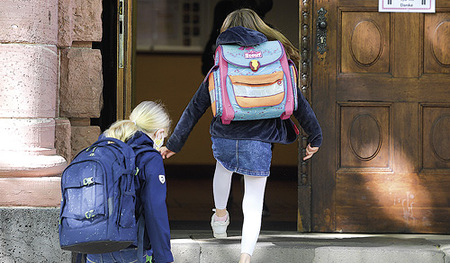 Geld ist ein wichtiges Thema für die Bildung. 