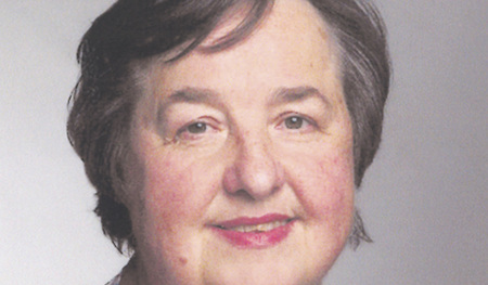 Hermine Reiter, Bäuerin in Pension, lebt mit ihrer Familie in Laakirchen.   