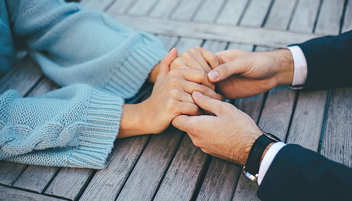 Als Christin darf ich mich drauf verlassen, dass Gott den Weg der  Versöhnung mit uns geht. 