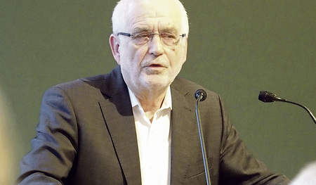 „Demokratie setzt Grundrechte für alle voraus, die nicht Gegenstand demografischer Entscheidungen werden dürfen.“  Bernhard Laux, Regensburg