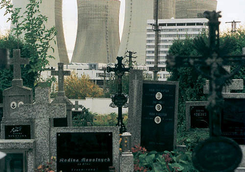 Atomkraftwerk Temelin, Friedhof, Gr?ber, K?hlt?rme, Temelin