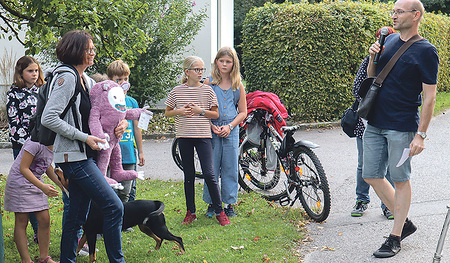 Ein eigenes Kinderprogramm brachte auch den jungen Teilnehmer/innen die Bedeutung der Demokratie nahe.     