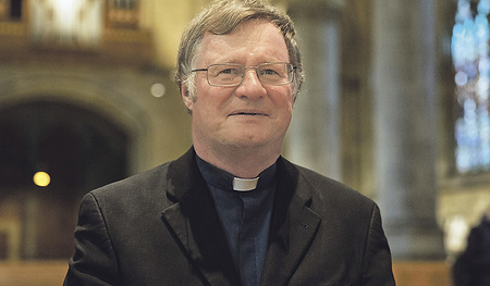 Bischof Manfred Scheuer wünscht den Leserinnen und Lesern der KirchenZeitung ein – trotz Coronakrise – frohes Osterfest. wakolbinger/Diözese Linz