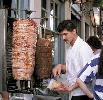 Kebabverkaeufer
Arbeit,Athen,Ausl?nder,Griechenland,Kebab,Mann,Menschen,Miteinander,Mitmenschen,Stra?enverk?ufer,Strassenverkaeufer,Mann,Menschen,Auslaender
Copyright by BilderBox- Erwin Wodicka, A-4062 Thening; 